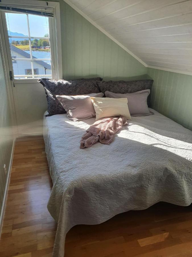 Idyllisk sjøhus på Naurstad Bodö Exteriör bild